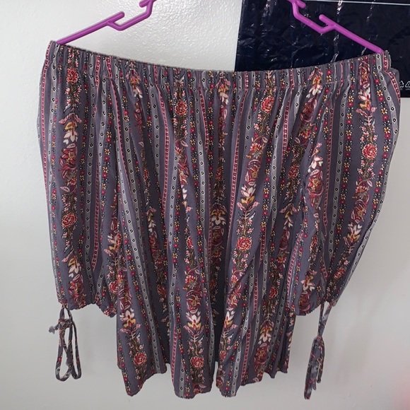 Off the shoulder blouse - Picture 1 of 4